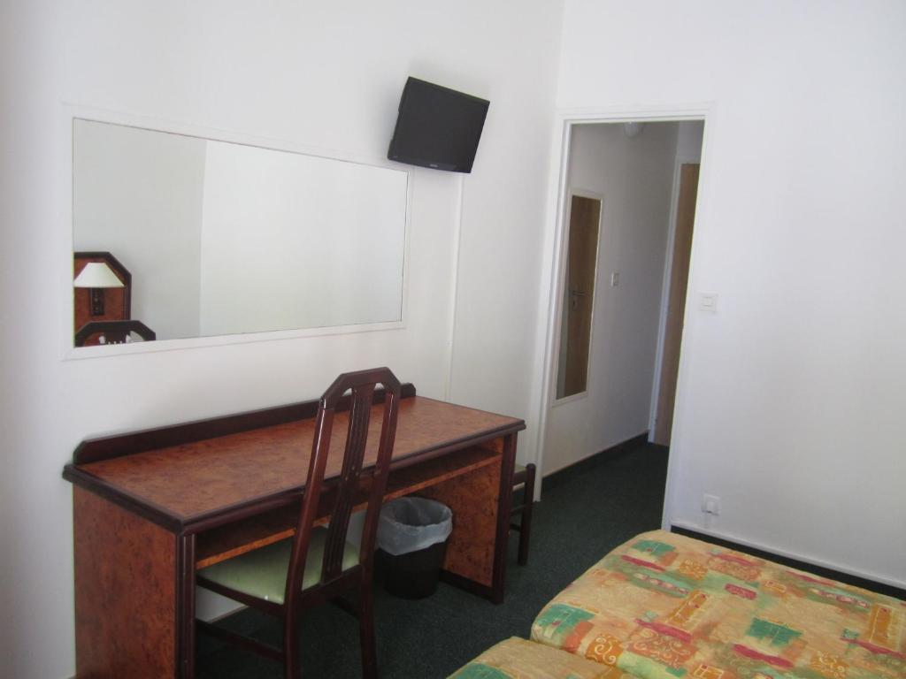 Hotel Madame Mere Saint-Florent  Zimmer foto